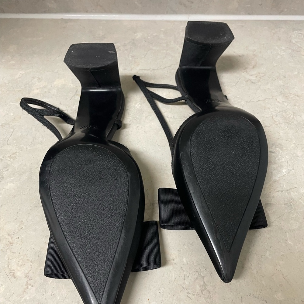 Zara Women's Elegant Black Slingback Heels - Picture 5 of 8